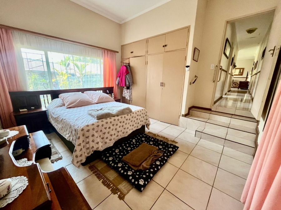 4 Bedroom Property for Sale in Safari Gardens North West